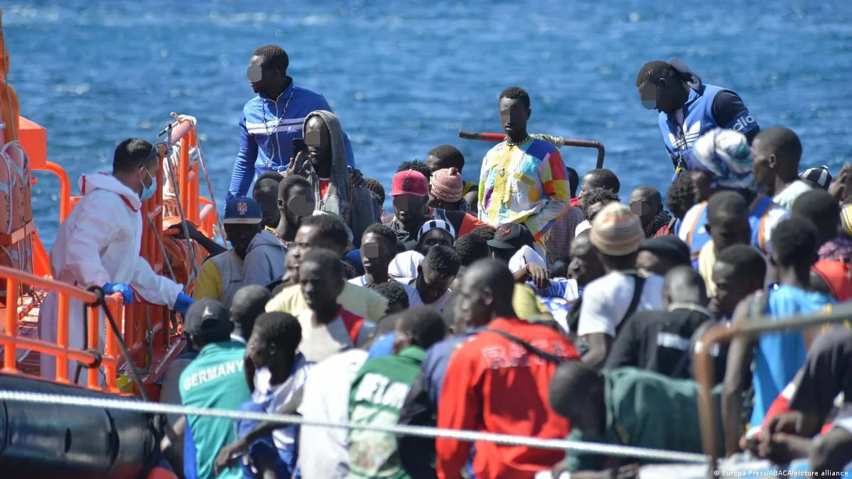 Spain Regularizes 300,000 Latin American Immigrants